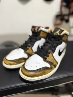 Air Jordan1 MID wear away TAXI