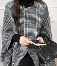 千鳥格子柄のケープ　ポンチョ　コートです。
