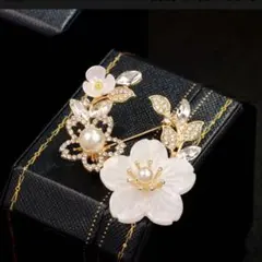 パール風桜ブローチ ゴールド 花 カジュアル 華やか 上品 フォーマル 卒入学