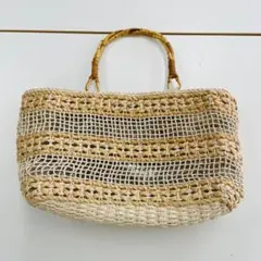 カゴ素材のトートバッグ