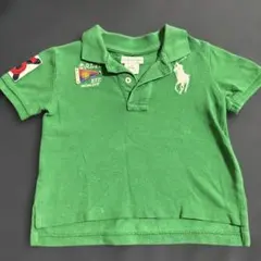 緑のポロシャツ、刺繍ロゴ付き