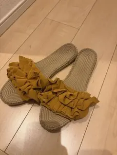 LOWRYS FARMフリルデザイン サンダルLサイズのサムネイル