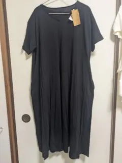【新品】ブラック 半袖ロングワンピース M-Lサイズ　ゆったりシルエット