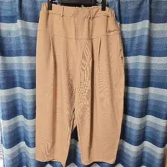 ベージュ カジュアルパンツ