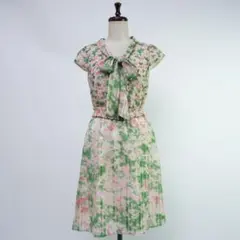美品 TOCCA 花柄フレアワンピース ベルト付き マルチカラーサイズ0