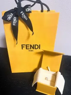 FENDI ゴールドピアス　片耳のサムネイル