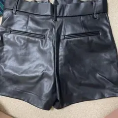 ZARA レザーパンツ　タイムセール❗️