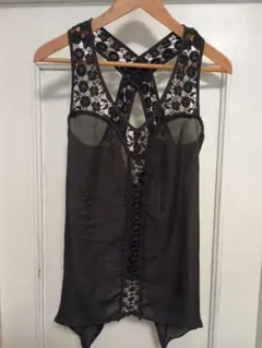 【最終値下げ】GUESS ブラック ノースリーブ シャツ XS