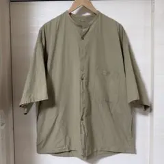 【MUJI LABO】無印良品 ノーカラー 半袖シャツ カーキ S-Mのサムネイル
