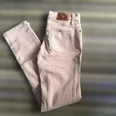 Levi's ベージュ スリムフィット デニム