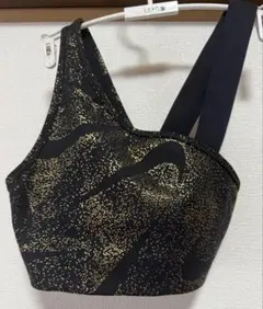 NIKE ナイキ　スポーツブラ　ヨガウェア Sサイズ パッドなし。