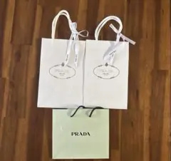 PRADAショッパー　リボン付き