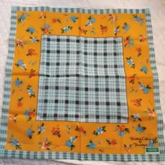 【新品】BENETTON　花柄とチェックのハンカチ　明るいオレンジ　綿100％