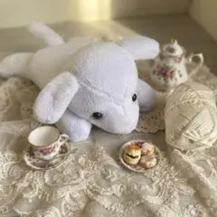 ハンドメイド ぬいぐるみ ホワイト　くたくたな犬のサムネイル
