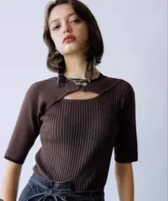 HARE　ハレ　ブラウンリブニット 五分袖 フロントアキチャイナリブ