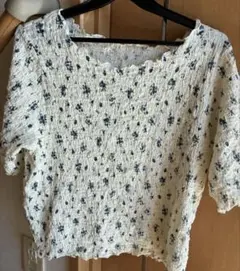 アイボリー 花柄 半袖Tシャツのサムネイル