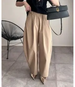 新品未使用タグ付★Eclat oneカーブデザイン ワイド パンツ