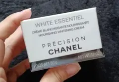 【新品】CHANEL プレシジョン ホワイト エッセンシャル クリーム 50gのサムネイル
