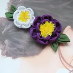 【売り切り】紫色の椿風つまみ細工髪飾り（ヘアクリップ）２点セット