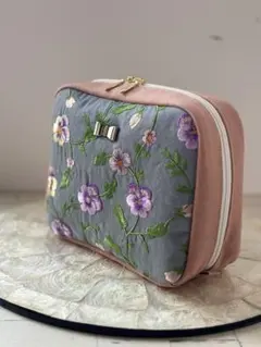 メイクポーチ✳︎インド刺繍　パンジー、グレー