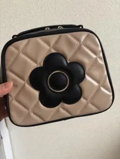 キルティングフラワーモチーフショルダーバッグ