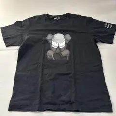 KAWS TOKYO FIRST UT Tシャツ ブラック