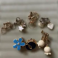 カラフルなデザインのイヤリングセット