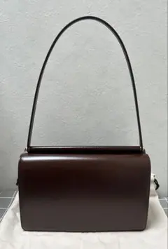 【新品・未使用】TOUT Y EST レザー　ショルダーバッグ TOUT Y EST(トゥティエ) ショルダーバッグ・ポシェット(レディース