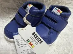 Item thumbnail for item 90eeffcd-64bc-452f-9234-5c21c4f23247