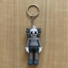 2025年最新】カウズ キーホルダーの人気アイテム - メルカリ