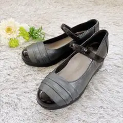 黒 パンプス