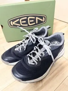 KEEN ブラック スニーカー 25cm ヴァーサコアのサムネイル