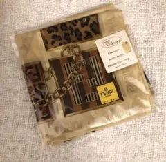 新品 FENDI フェンディ ロゴ 大判ハンカチーフ スカーフ エレガント上品