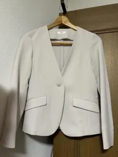 a.v.v ベージュ ノーカラージャケット