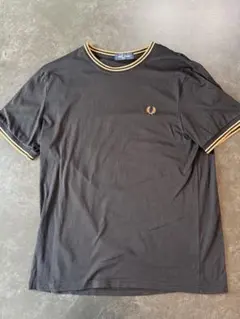 FRED PERRY フレッドペリー　ブラック　ゴールド　黒金Tシャツ L