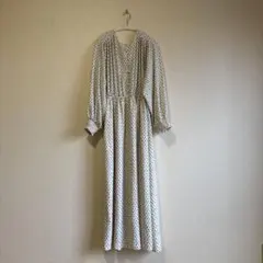 長袖　水玉　ワンピース　ペチコート　ポケット付き　ホワイト