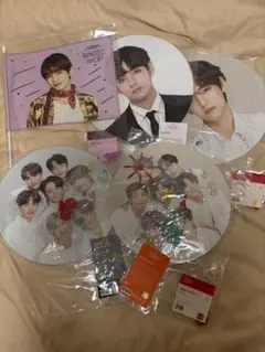 BTS ジョングク うちわ プレミアムフォト まとめ売り - メルカリ