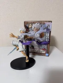 ワンピース　ルフィ　フィギュア