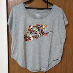 NIKE Tシャツ グレー 花柄ロゴ