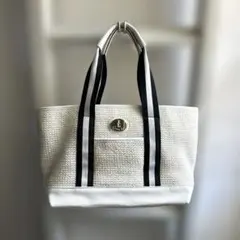 Item thumbnail for item 2a1d9d1e-2998-4449-bca2-29f7488f53fd