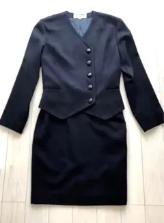 フランス製　CILLES DEWAVRINネービー色スーツ