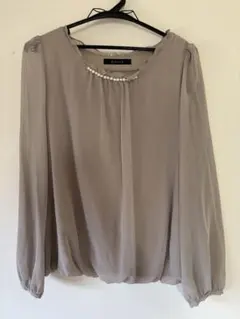 ブラウス　ケティ(sizeM) ベージュ (お値下げ中)のサムネイル