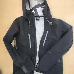 adidas ブラック ナイロンジャケット