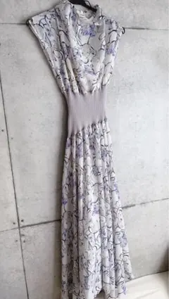 FRAY I.D ワンピース レディース ホワイト 花柄 ロングノースリーブ