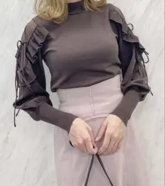川口春奈さん着用】INellaランダムタックメローニットトップス - メルカリ