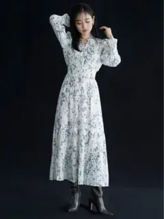 SNIDEL 2024 完売商品Sustainableプリーツプリントワンピース