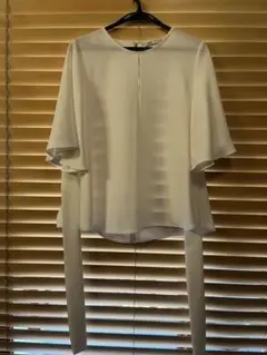 ZARA ホワイト フレアスリーブブラウス Sサイズ