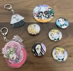 鬼滅の刃 アクリルキーホルダー＆缶バッジセット