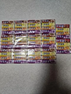 【新品未開封】PEZ ペッツ (4個×14セット)詰め替え用す 菓子 まとめ売りのサムネイル