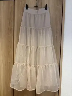 マジェスティックレゴン　シアーボリュームティアードスカート　ベージュ